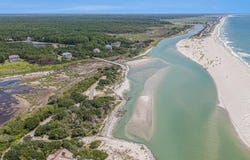 2862 Vanderbilt Blvd., Pawleys Island, SC 29585