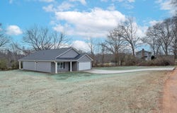 91 Simpson Creek Rd, Laurens, SC 29360