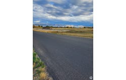 305 W BUTTERCUP Ln, Garden City, UT 84028