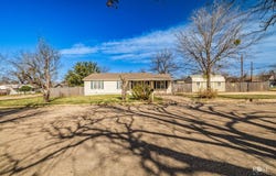 408 Murrell Avenue, Ballinger, TX 76821
