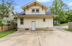 1036 E Court St, IowaCity, IA 52240