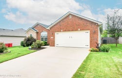 428 Forest Ridge Dr, Frankfort, KY 40601