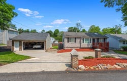 105 Wills Ave, Hopatcong Boro, NJ 07874-2335