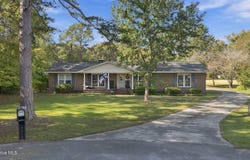 309 Willowbrook Court, New Bern, NC 28562