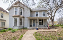 517 Nebraska ST, Holton, KS 66436