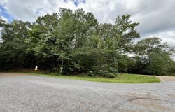 2194 Hwy 570 E, Summit, MS 39666