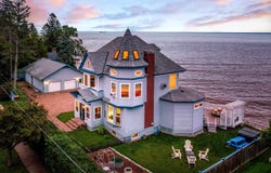 5614 London Rd, Duluth, MN 55804