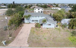 906 NE 2nd Avenue, Cape Coral, FL 33909
