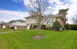 21 Lee Drive, Farmingdale, NY 11735