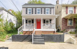 211 E LIBERTY Street, MARTINSBURG, WV 25404