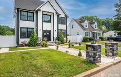 68 Dewey Avenue, Colonia, NJ 07067