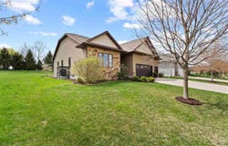 2982 High Bluff Dr, Coralville, IA 52241
