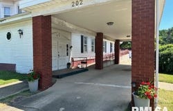 202 N Prairie Street, Jacksonville, IL 62650
