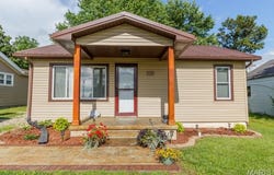 131 CEDAR CREST Drive, Lebanon, MO 65536