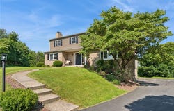 1085 Mcallister Dr, Plum Boro, PA 15068