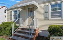 55 Eiseman Avenue, Piscataway, NJ 08854