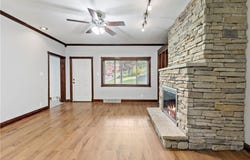 340 Pointview Rd, Brentwood, PA 15227