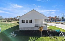 1412 HEYTESBURY Road, WALNUTPORT, PA 18088