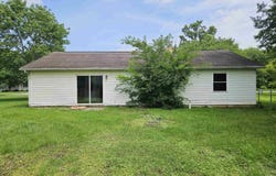 1605 E Pickett Lane, Marion, IL 62959