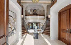 6882 Arizona Ave, Los Angeles, CA 90045