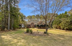105 Laurel Ridge Court, Fayetteville, GA 30215
