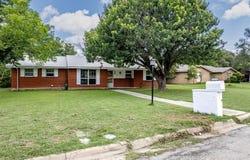 3900 Oakdale Drive, Brownwood, TX 76801