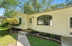 109 SE Brentwood Drive, Lee's Summit, MO 64063