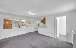 4 Lakeshore Lane, Holland, MA 01521