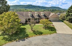 3 Aspen Dr, Daleville, VA 24083