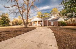 413 S Myrtle St, Warren, AR 71671