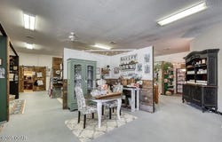8637 Oxbow Lane, Neosho, MO 64850