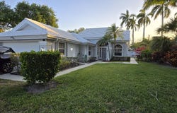 2285 Saratoga Lane, West Palm Beach, FL 33409