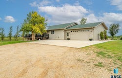 47649 289th St, Canton, SD 57013-6105