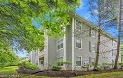 102 Raintree Court, Helmetta, NJ 08828