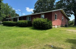 1238 E Crest Drive, Houston, MO 65483