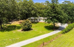 8100 Oakview Drive, Hensley, AR 72065