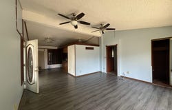 980 N Brownthrush Ln, Wichita, KS 67212