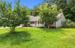205 Croatan Woods Drive, New Bern, NC 28562