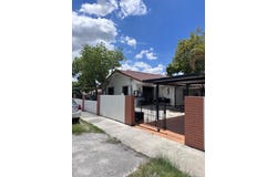 1405 W 38th Pl, Hialeah, FL 33012