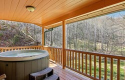 33 Shepherds Creek Rd, Bryson City, NC 28713