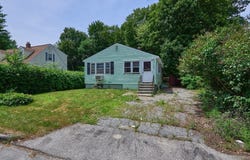 10 Ashwood St, Worcester, MA 01604