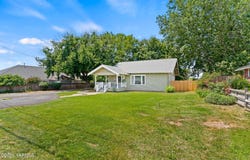 302 N 41st St, Yakima, WA 98901