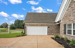 8960 Acorn Lane, Southaven, MS 38672