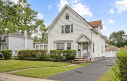 302 N State Street, Marengo, IL 60152