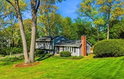 9 Meadowbrook Drive, Hadley, MA 01035