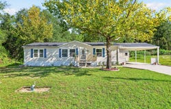 16180 NE 2ND Loop, SILVER SPRINGS, FL 34488
