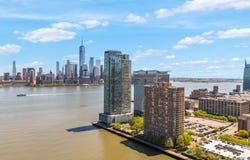 20 2Nd St, Jersey City, NJ 07302-3052