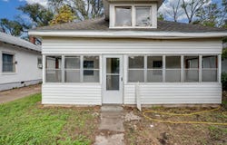 724 E 1st Ave, Hutchinson, KS 67501