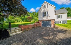 416 N Hambden Street, Chardon, OH 44024