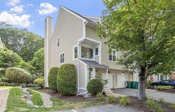 20 Hammond Pl, Woburn, MA 01801